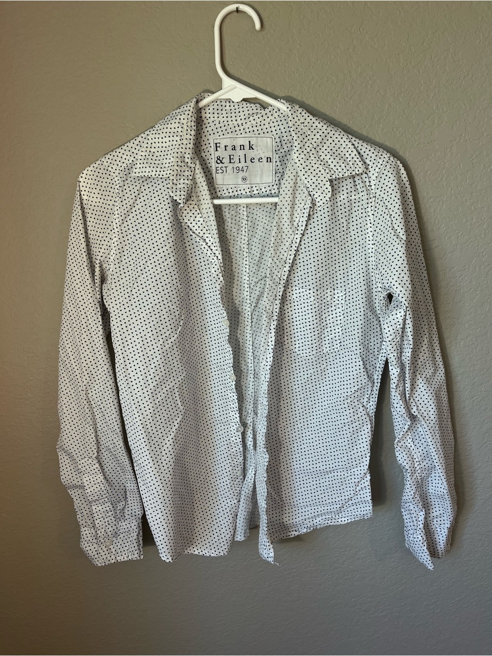 Frank & Eileen Barry XS White Navy Micro Heart 100% Cotton Button Down whimsical